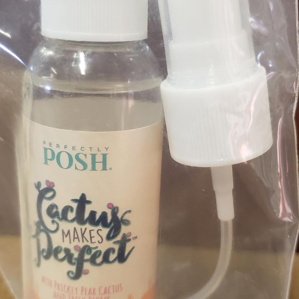 Perfectly Posh ​Cactus & Peony Hand Cleanser Spray
